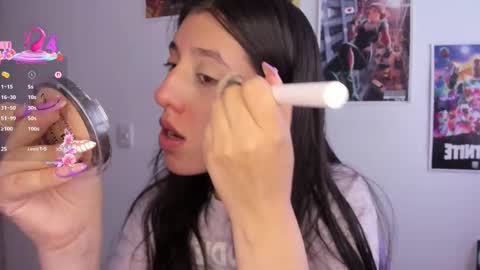 Snapshot of bunnyy09 chatting on 02/17/25, 05:43 Jess online show from 02/17/25, 05:43