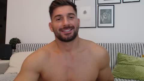 Snapshot of bunzdanny chatting on 01/04/25, 10:55 BunzDanny online show from 01/04/25, 10:55