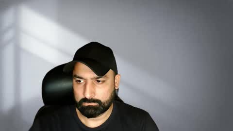 Snapshot of burlymonster chatting on 09/19/25, 04:14 Hairy Arabian online show from 09/19/25, 04:14