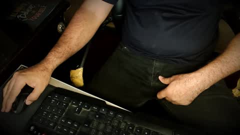 Snapshot of burlymonster chatting on 10/26/25, 04:29 Hairy Arabian online show from 10/26/25, 04:29