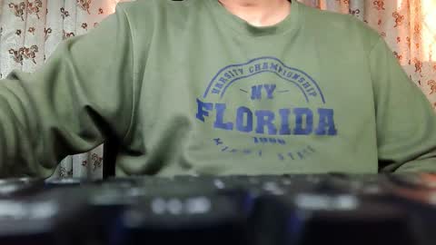 Snapshot of burlymonster chatting on 01/09/26, 10:18 Hairy Arabian online show from 01/09/26, 10:18