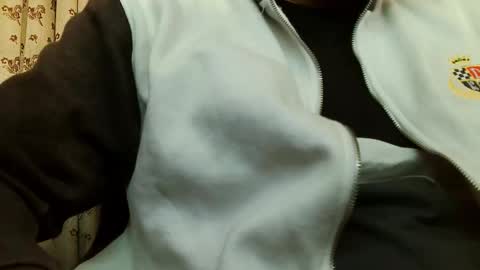 Snapshot of burlymonster chatting on 02/11/26, 05:01 Hairy Arabian online show from 02/11/26, 05:01