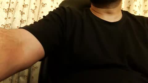 Snapshot of burlymonster chatting on 02/18/26, 04:30 Hairy Arabian online show from 02/18/26, 04:30