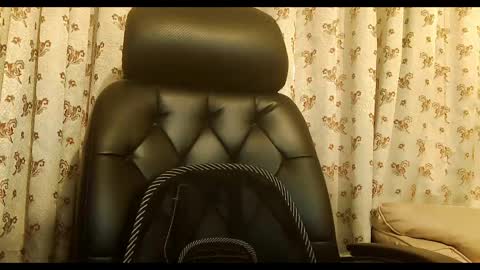 Snapshot of burlymonster chatting on 03/17/26, 10:18 Hairy Arabian online show from 03/17/26, 10:18