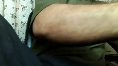 Snapshot of burlymonster chatting on 07/12/26, 09:11 Hairy Arabian online show from 07/12/26, 09:11