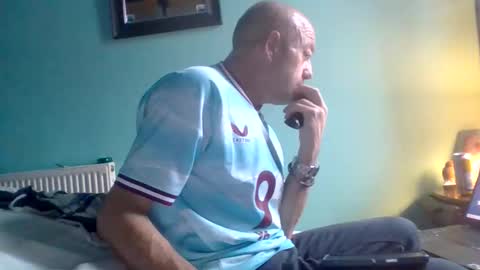 burnleyguy1977 online show from 06/02/26, 04:47