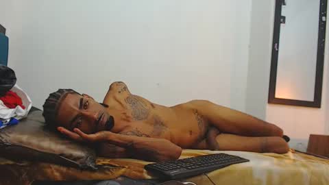 Snapshot of burrodelacosta chatting on 05/05/26, 03:47 burrodelacosta online show from 05/05/26, 03:47
