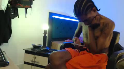 Snapshot of burrodelacosta chatting on 05/10/26, 02:39 burrodelacosta online show from 05/10/26, 02:39