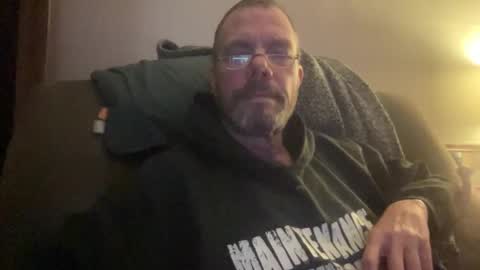 Snapshot of bushbeautician chatting on 02/06/25, 11:37 bushbeautician online show from 02/06/25, 11:37