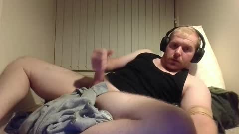 Snapshot of bushmate92 chatting on 02/28/25, 02:20 bushmate92 online show from 02/28/25, 02:20