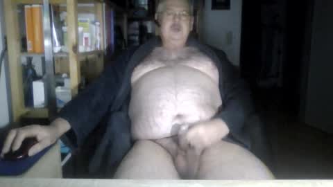 Snapshot of busibaer666 chatting on 11/30/25, 03:21 busi online show from 11/30/25, 03:21