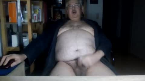 Snapshot of busibaer666 chatting on 12/21/25, 03:02 busi online show from 12/21/25, 03:02