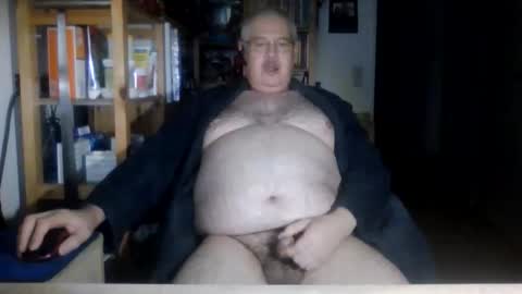 Snapshot of busibaer666 chatting on 01/13/26, 01:22 busi online show from 01/13/26, 01:22