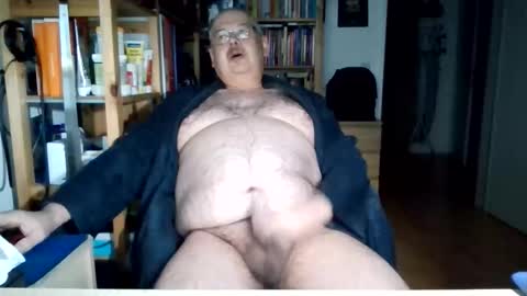 Snapshot of busibaer666 chatting on 02/18/26, 01:56 busi online show from 02/18/26, 01:56