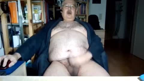 Snapshot of busibaer666 chatting on 02/22/26, 04:57 busi online show from 02/22/26, 04:57