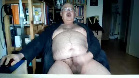 Snapshot of busibaer666 chatting on 03/08/26, 04:16 busi online show from 03/08/26, 04:16