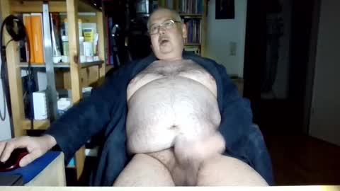 Snapshot of busibaer666 chatting on 03/22/26, 04:49 busi online show from 03/22/26, 04:49