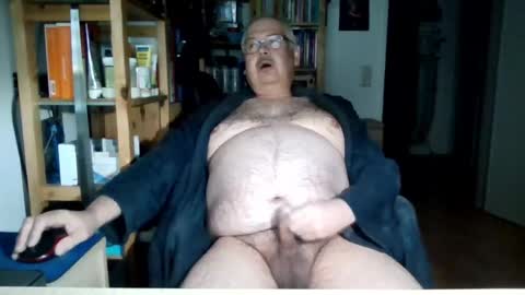 Snapshot of busibaer666 chatting on 04/09/26, 12:32 busi online show from 04/09/26, 12:32