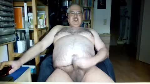 Snapshot of busibaer666 chatting on 04/21/26, 01:07 busi online show from 04/21/26, 01:07