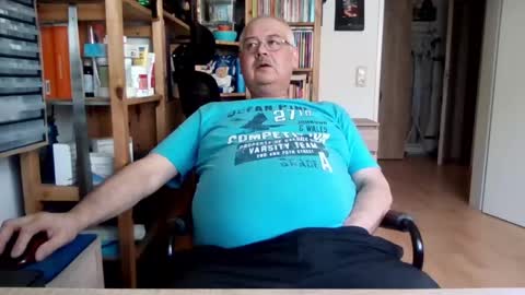 Snapshot of busibaer666 chatting on 04/26/26, 03:53 busi online show from 04/26/26, 03:53