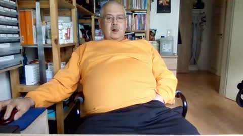 Snapshot of busibaer666 chatting on 06/14/26, 03:25 busi online show from 06/14/26, 03:25