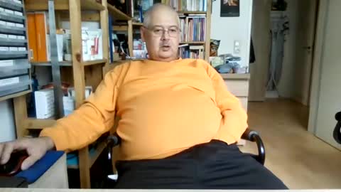 Snapshot of busibaer666 chatting on 06/15/26, 03:25 busi online show from 06/15/26, 03:25