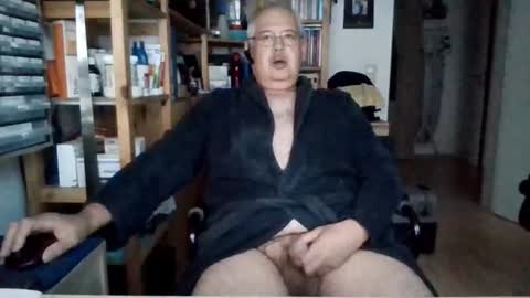 Snapshot of busibaer666 chatting on 07/05/26, 03:34 busi online show from 07/05/26, 03:34