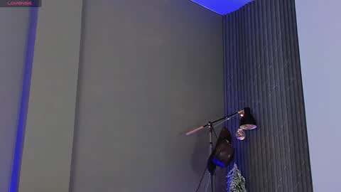 Buster independent model online show from 12/12/24, 08:03