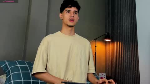 Buster independent model online show from 01/03/25, 07:38