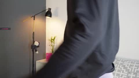 Buster independent model online show from 10/06/25, 04:59