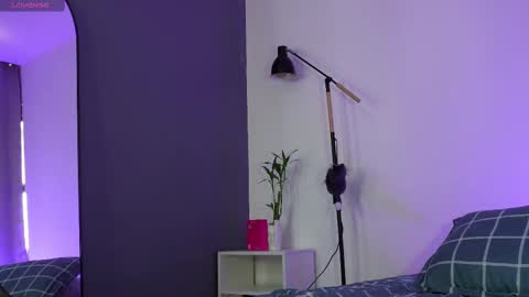 Buster independent model online show from 11/22/25, 06:51