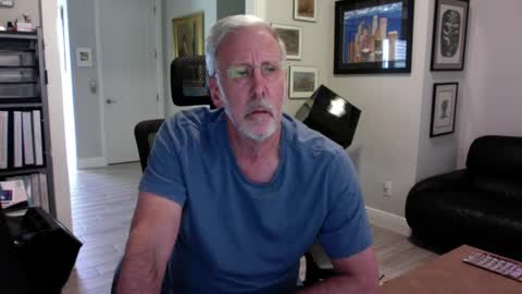 Snapshot of bustinout99 chatting on 12/01/24, 08:09 afternoon wood online show from 12/01/24, 08:09