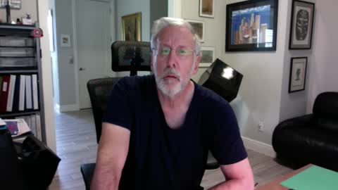 Snapshot of bustinout99 chatting on 12/14/24, 01:38 afternoon wood online show from 12/14/24, 01:38