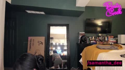 Snapshot of busty_geek48 chatting on 01/08/26, 03:31 Samantha Dee online show from 01/08/26, 03:31