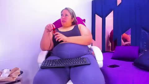 Snapshot of busty_juicyy chatting on 06/18/26, 01:26 busty juicyy online show from 06/18/26, 01:26