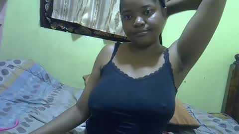 Snapshot of busty_kenzi chatting on 12/24/24, 12:33 busty kenzi online show from 12/24/24, 12:33