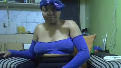 Snapshot of busty_kenzi chatting on 01/04/25, 09:31 busty kenzi online show from 01/04/25, 09:31