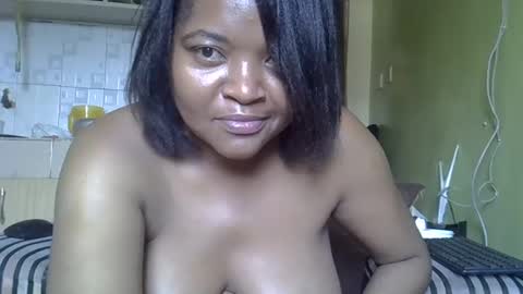 Snapshot of busty_kenzi chatting on 01/08/25, 12:58 busty kenzi online show from 01/08/25, 12:58