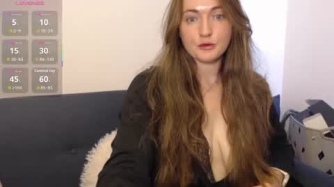 Snapshot of bustybonnieuk chatting on 10/21/25, 11:44 BustyBonnieUK online show from 10/21/25, 11:44