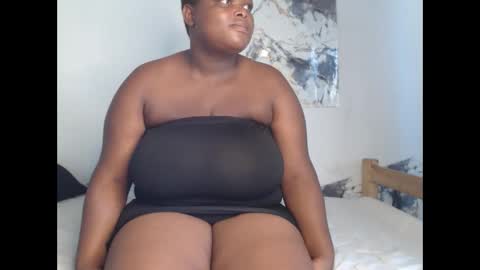 Snapshot of bustyboobs011 chatting on 03/18/26, 08:06 bustyboobs011 online show from 03/18/26, 08:06