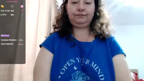 Snapshot of bustyemma chatting on 06/18/26, 10:52 Emma online show from 06/18/26, 10:52