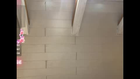 Snapshot of bustytube chatting on 01/18/25, 06:21 BUSTYtube online show from 01/18/25, 06:21