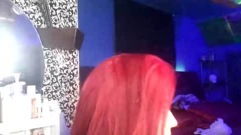 Snapshot of busybee83 chatting on 01/29/25, 04:47 busybee83 online show from 01/29/25, 04:47