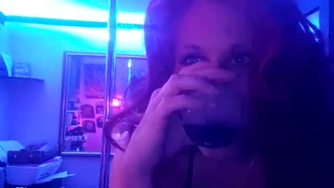 Snapshot of busybee83 chatting on 02/03/25, 12:03 busybee83 online show from 02/03/25, 12:03