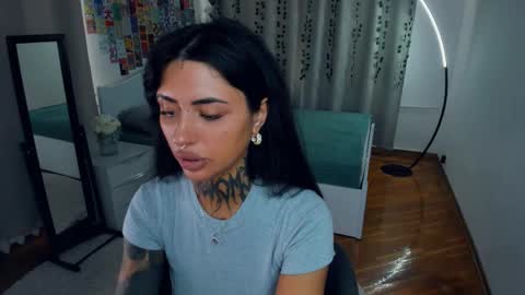Snapshot of butter_f1y chatting on 10/09/25, 06:22 Sabrina online show from 10/09/25, 06:22