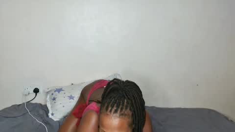 Snapshot of buttercup50 chatting on 11/23/25, 05:46 buttercup50 online show from 11/23/25, 05:46