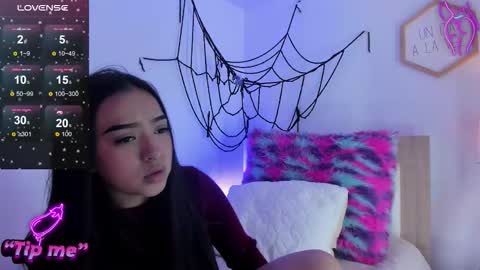 Snapshot of buttercup_li_ chatting on 10/30/25, 08:20 zafiro online show from 10/30/25, 08:20