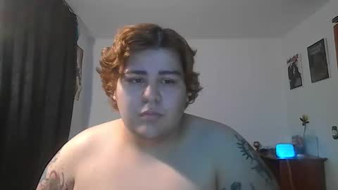 Snapshot of buttercup_milk chatting on 01/13/26, 05:13 Dylan online show from 01/13/26, 05:13