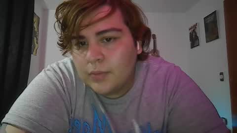 Snapshot of buttercup_milk chatting on 01/18/26, 05:11 Dylan online show from 01/18/26, 05:11