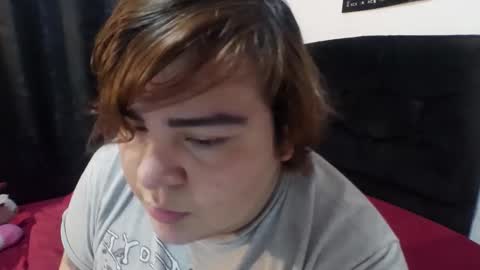 Snapshot of buttercup_milk chatting on 02/22/26, 04:13 Dylan online show from 02/22/26, 04:13